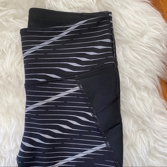 Athleta | Black Leggings — Patterned with Stash Pockets | Size Small - Picture 2 of 6